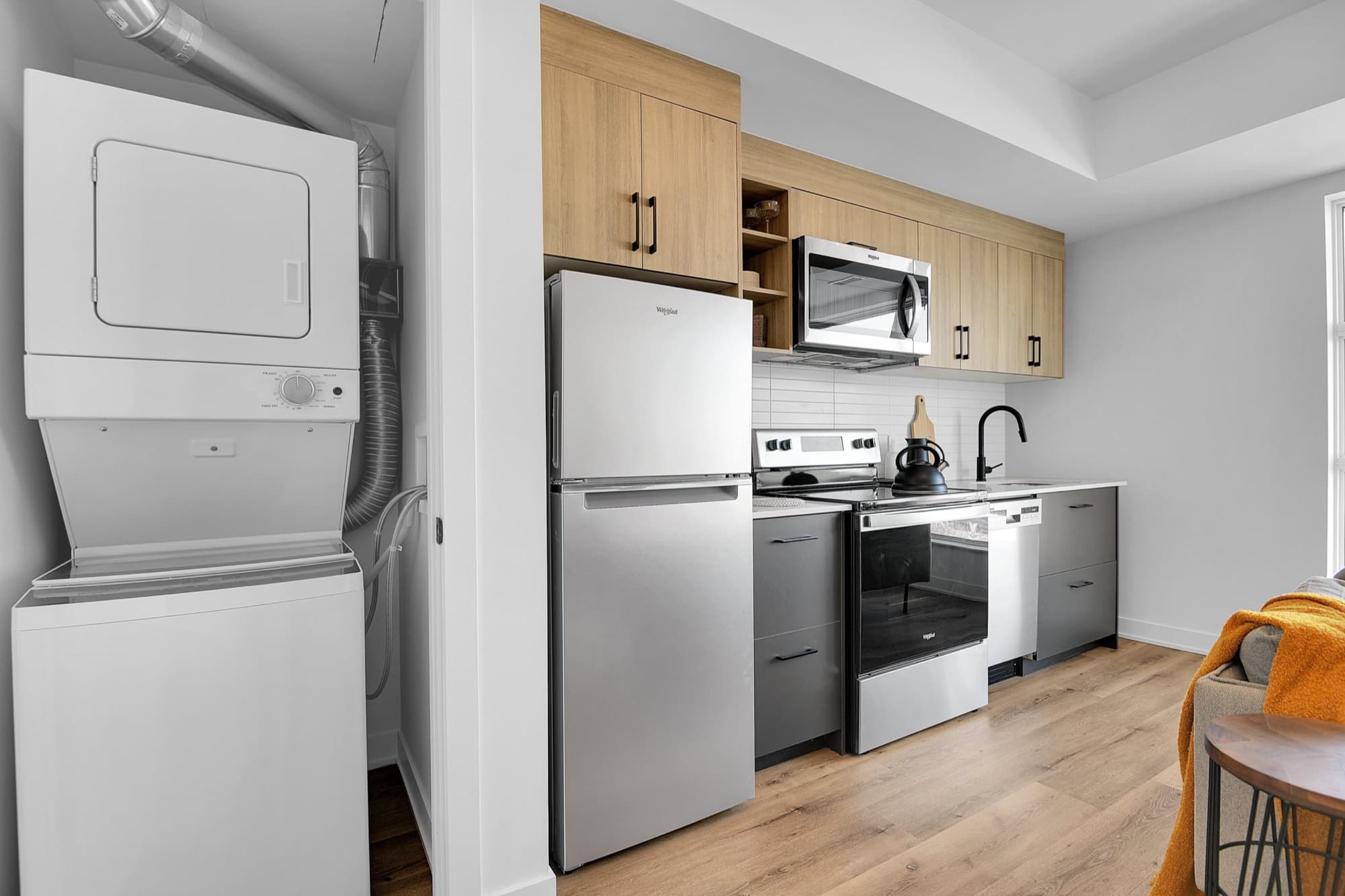 Open-Plan Kitchen, residential cabinetry by Alliance Cabinets in Ottawa, ON