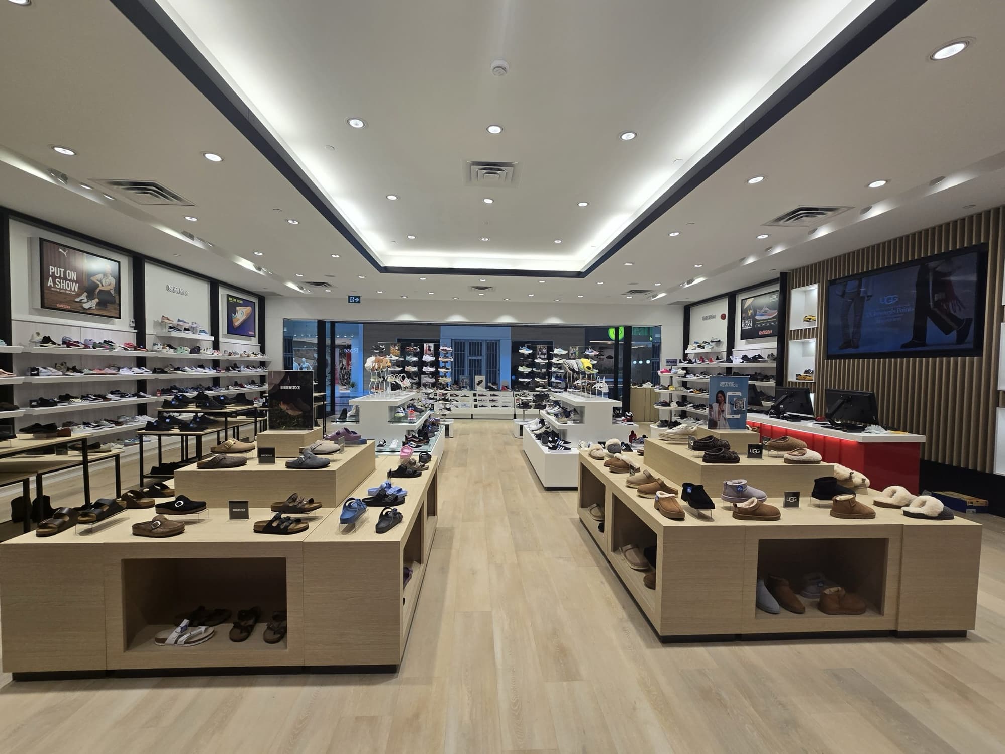 Retail Fit-Out, Commercial cabinetry by Alliance Cabinets, Ottawa, ON